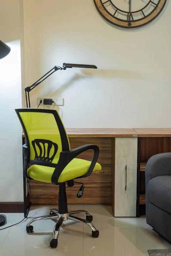 Loft Style Townhouse Near Old City Chiang Mai Ngoại thất bức ảnh